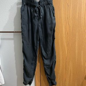 So joggers | small, black, high rise